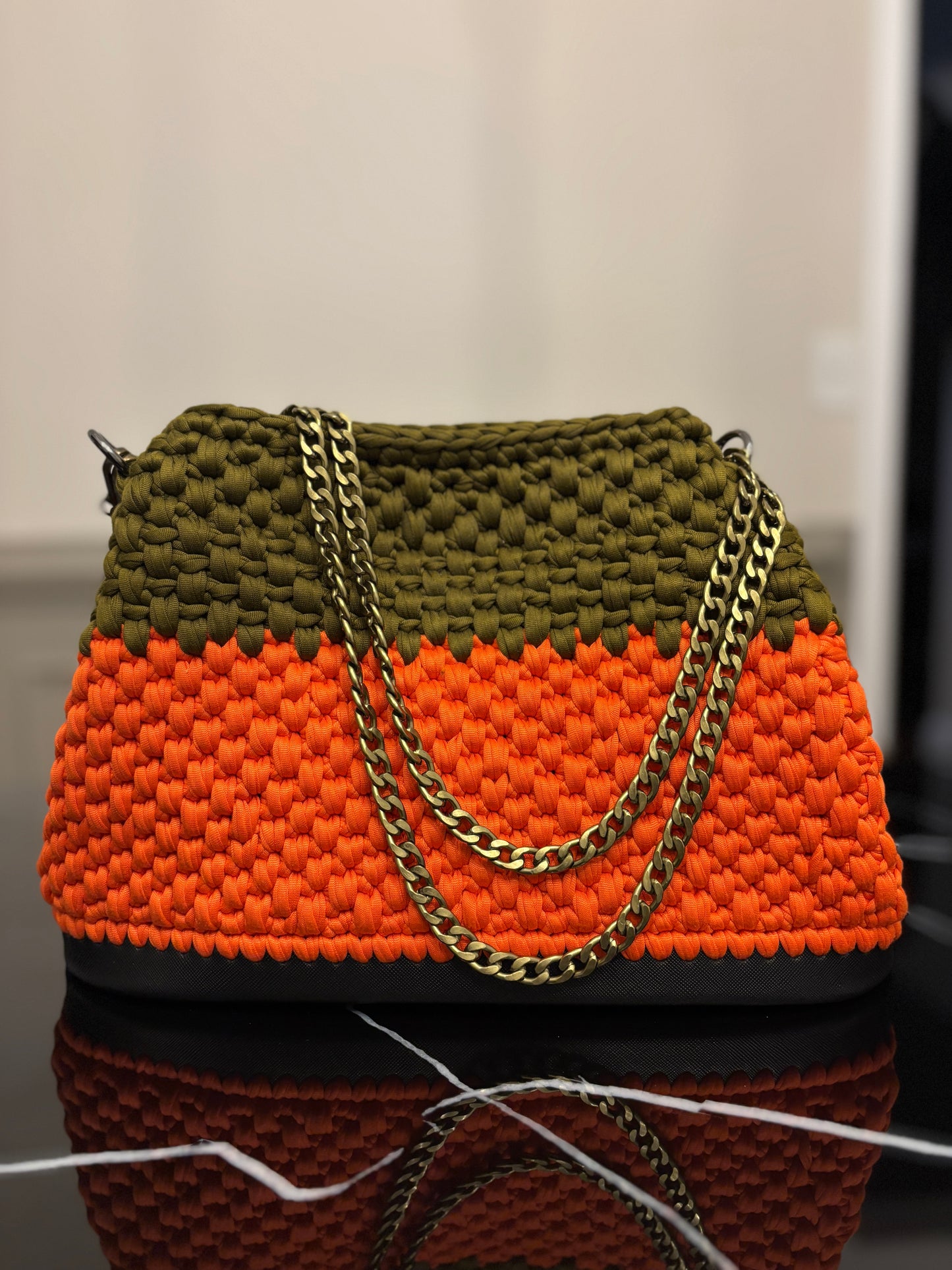 Crocheted Women's Multicolor Shoulder Bag With Gold Chain