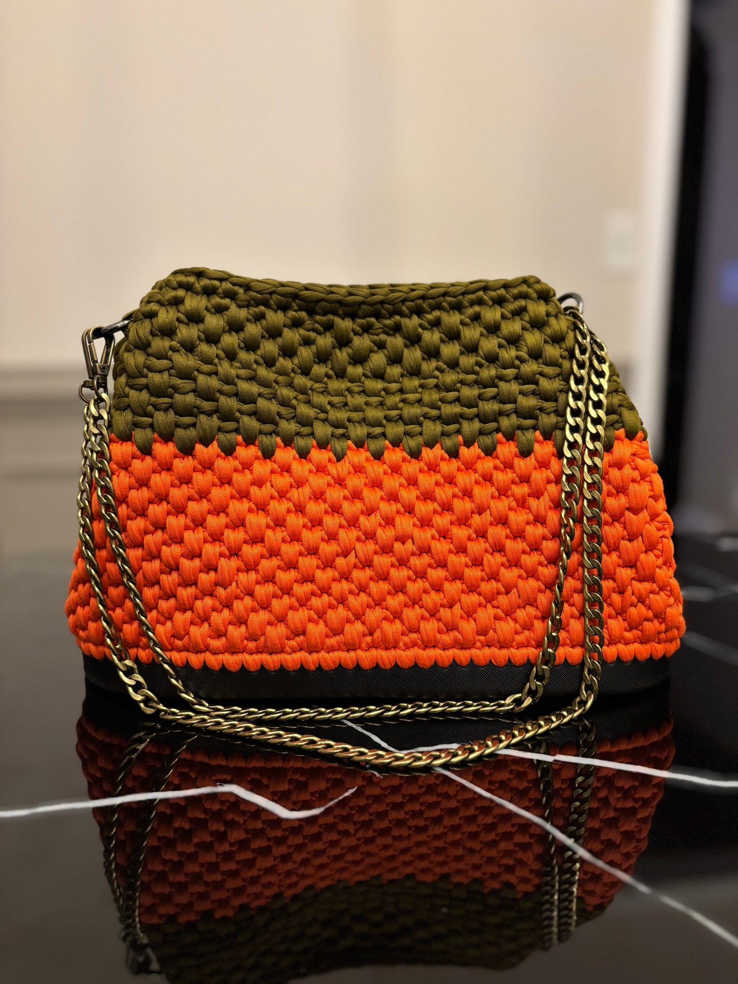 Crocheted Women's Multicolor Shoulder Bag With Gold Chain